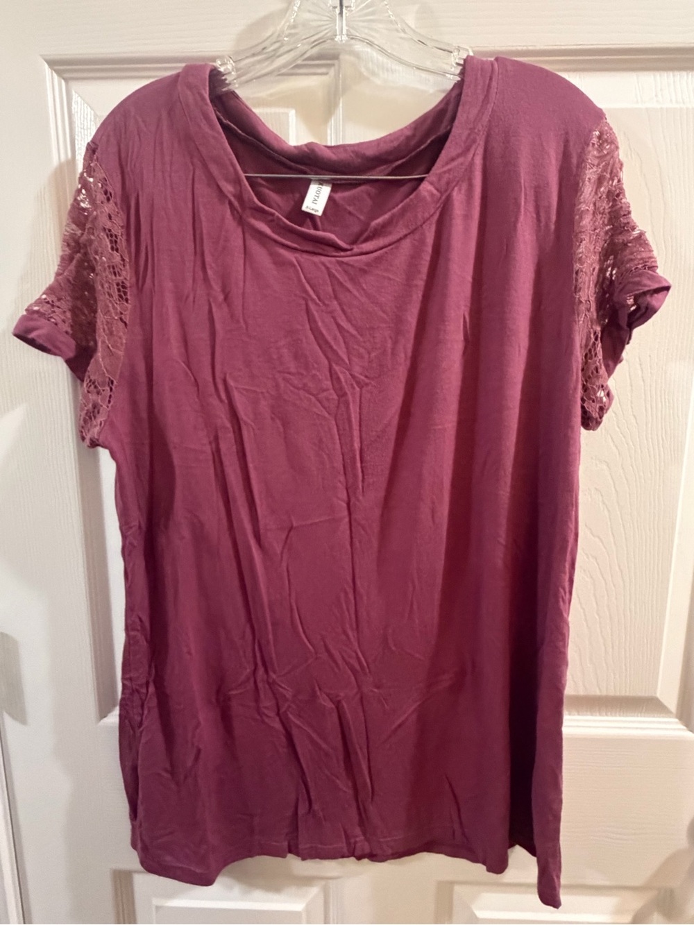 Maroon Lace Sleeve Short Sleeve Tee